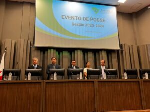 Ex-presidente do OSB-SC, Alexsandro Schu, presidente do Conselho de Administração do OBS, Jean Sandro Pedroso, Presidente do Conselho de Administração do OSB-SC, Thiago Souza de Albuquerque, Procuradora-Geral Adjunta do MPC/SC, Cibelly Farias e Controlador-Geral do Estado de Santa Catarina, Cícero Teixeira Barbosa.